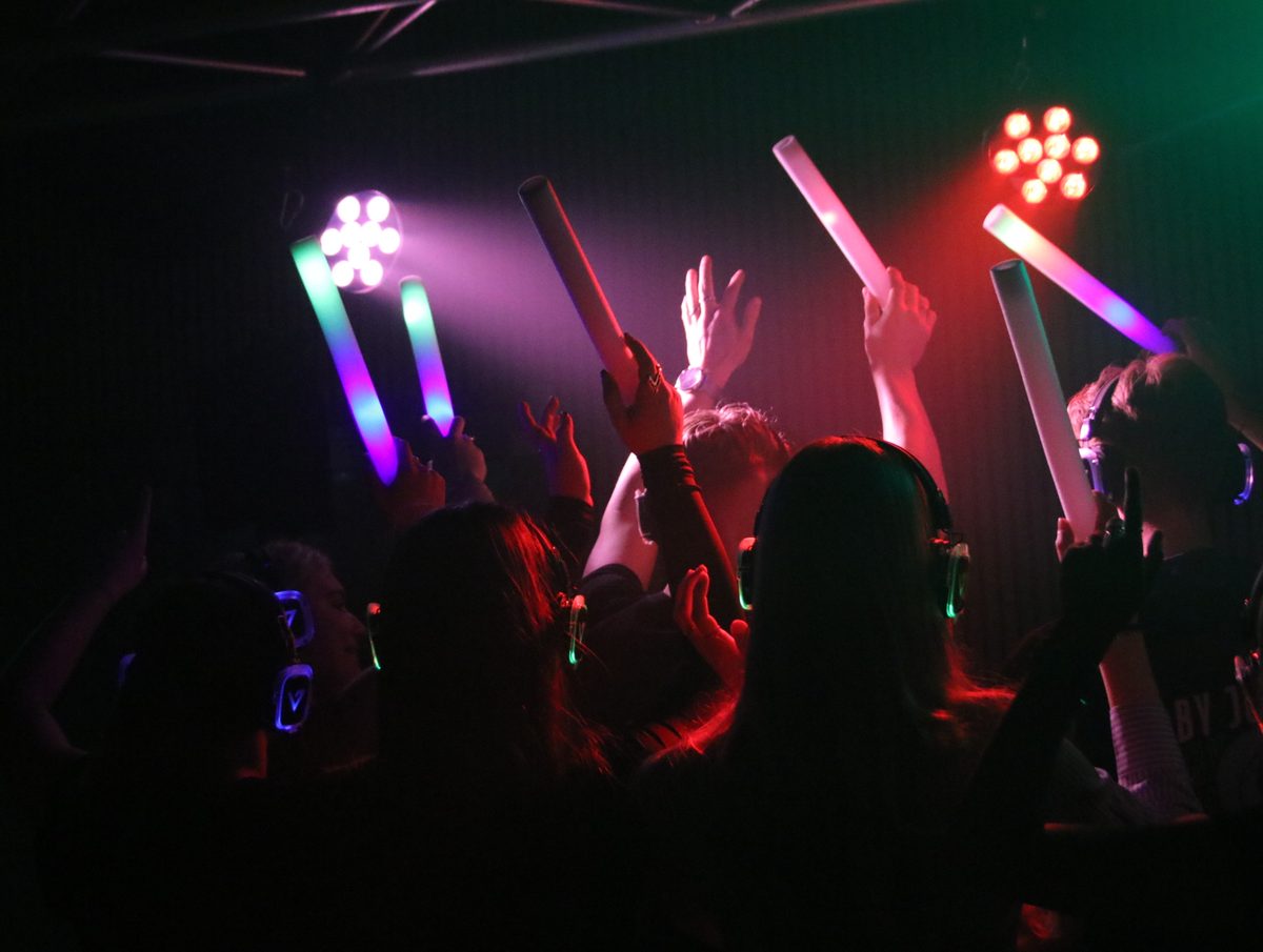 By Jubel event op locatie, buiten de silent disco tent
